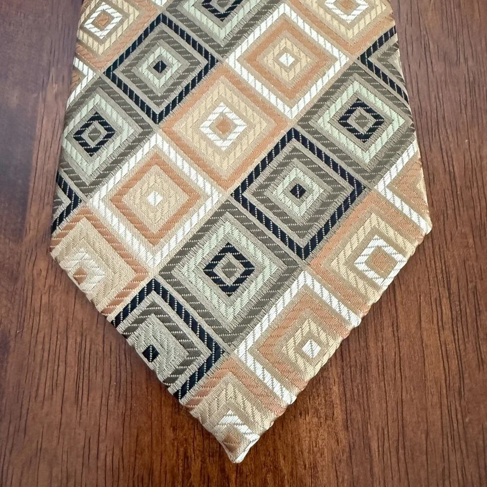 Giorgio Brutini Hand Made Necktie Classic Diamond Pattern Neutral Suit Tie